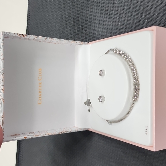 Bracelet and earring set - Picture 2 of 3